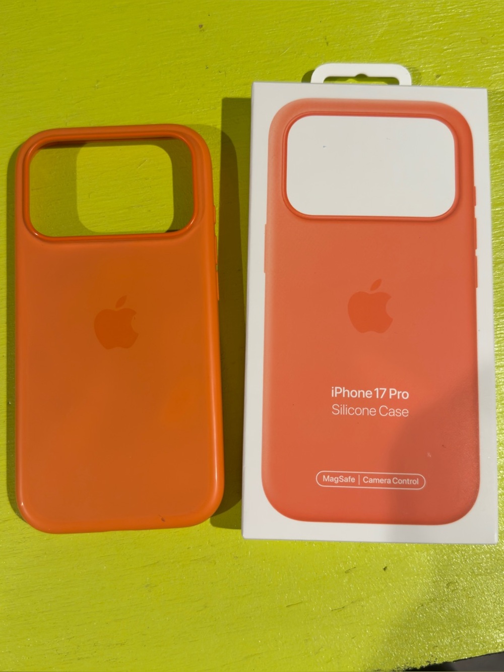 Apple iPhone 17/18 Pro case. silicone. Orange OEM
